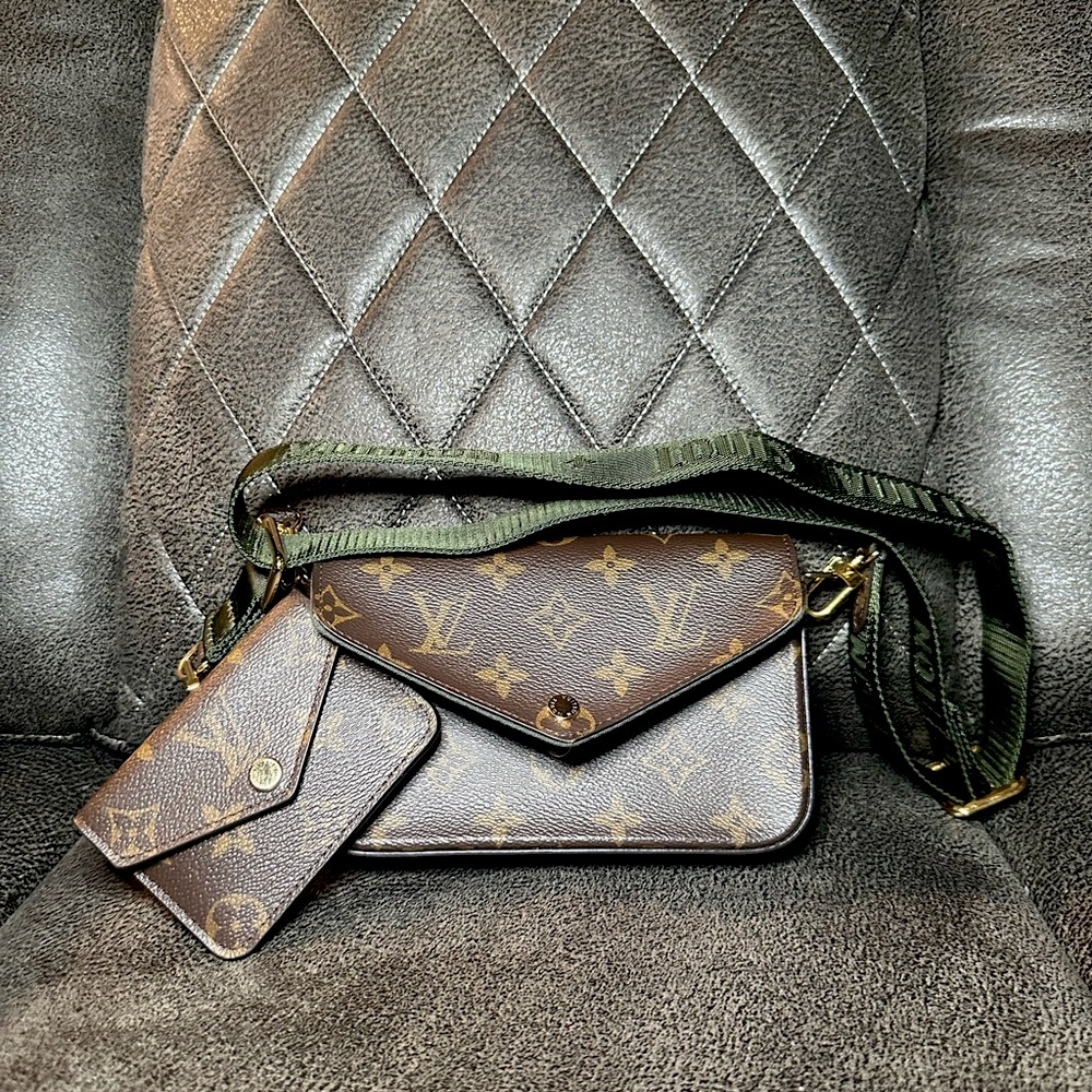SOLD Louis Vuitton Felicie Strap and Go